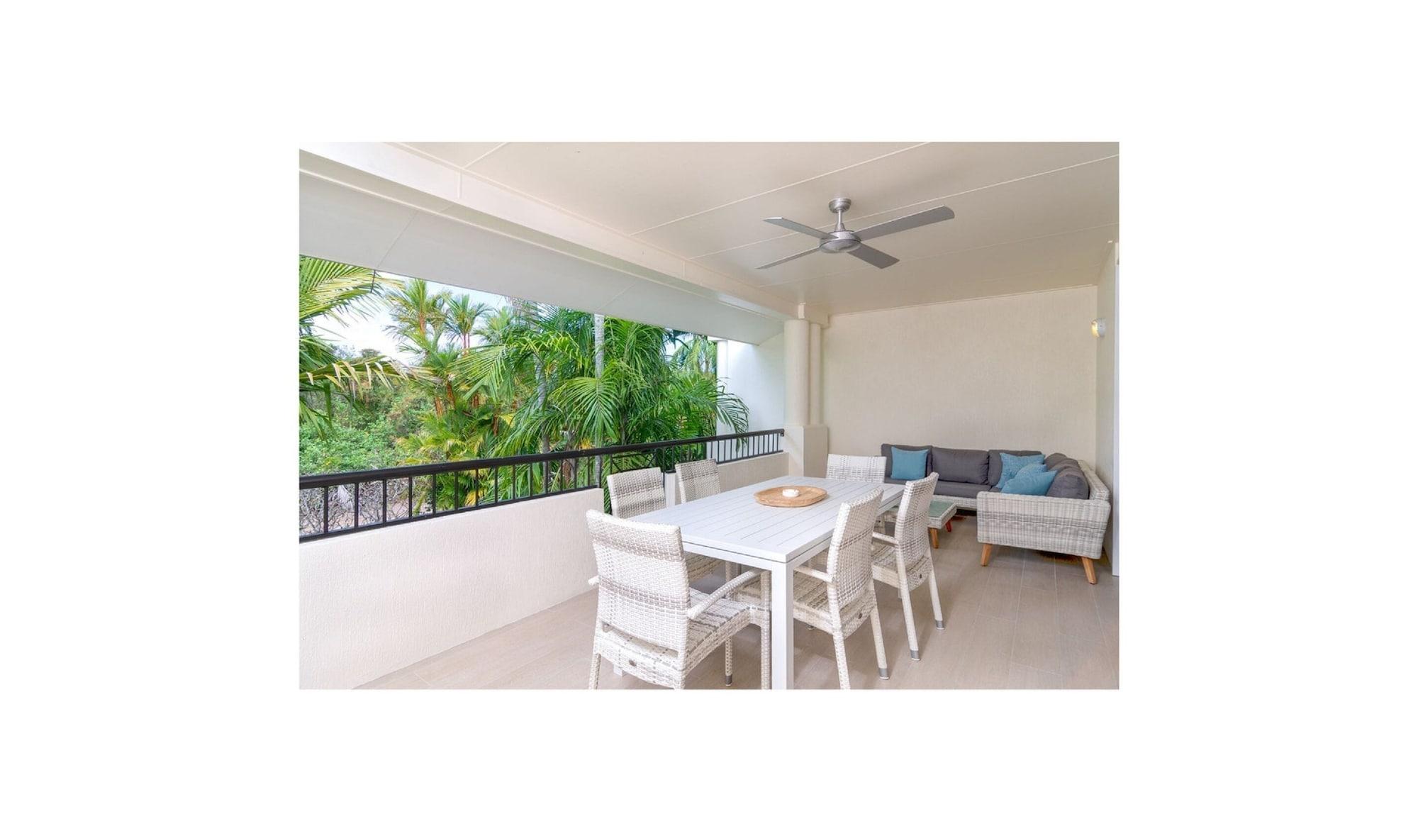 Mandalay Luxury Beachfront Apartments Port Douglas Exteriör bild