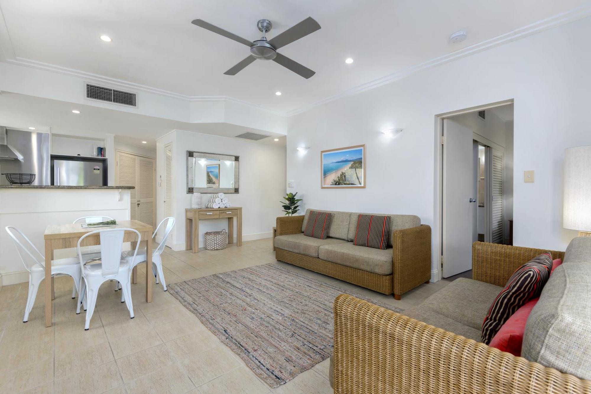 Mandalay Luxury Beachfront Apartments Port Douglas Exteriör bild