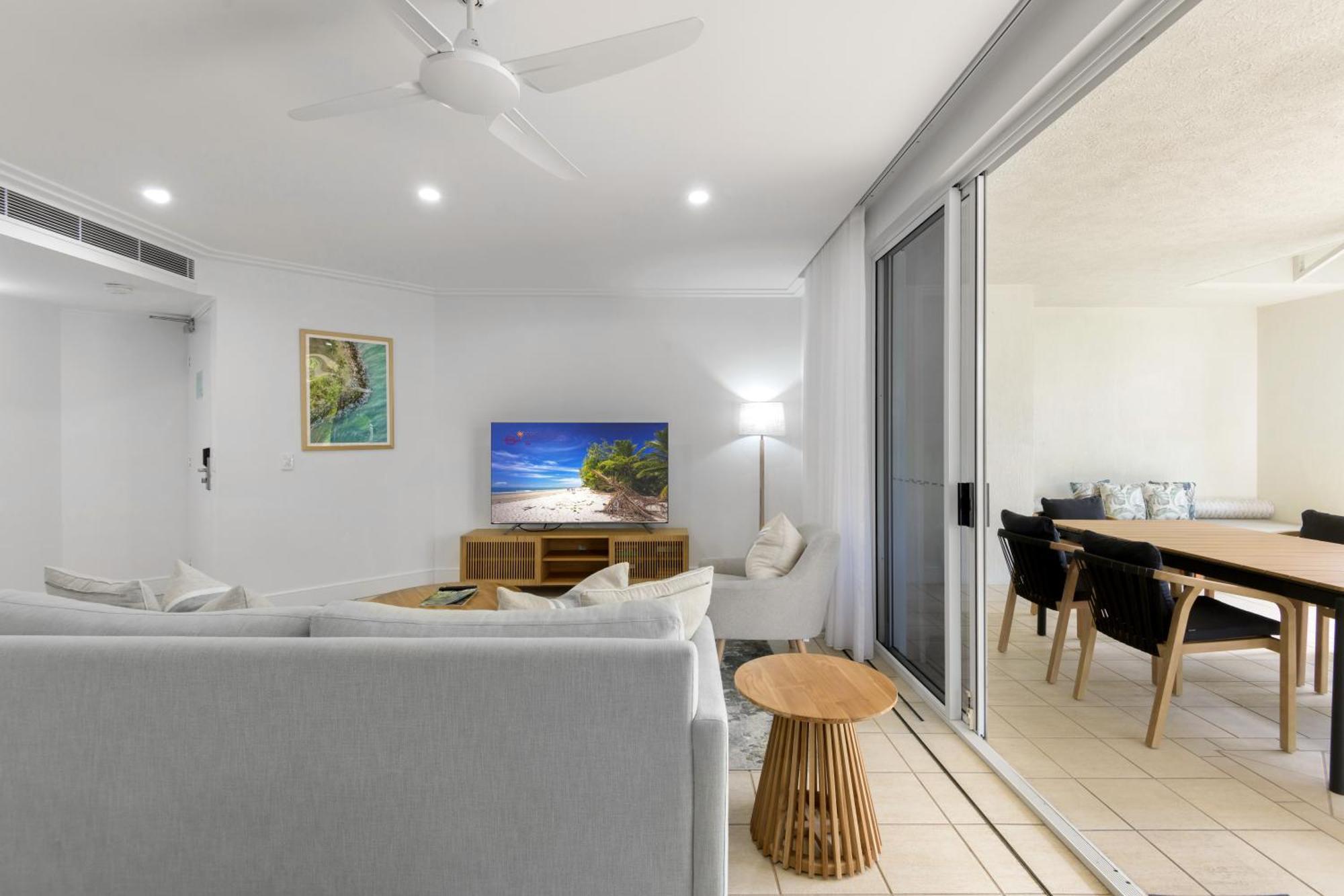 Mandalay Luxury Beachfront Apartments Port Douglas Exteriör bild