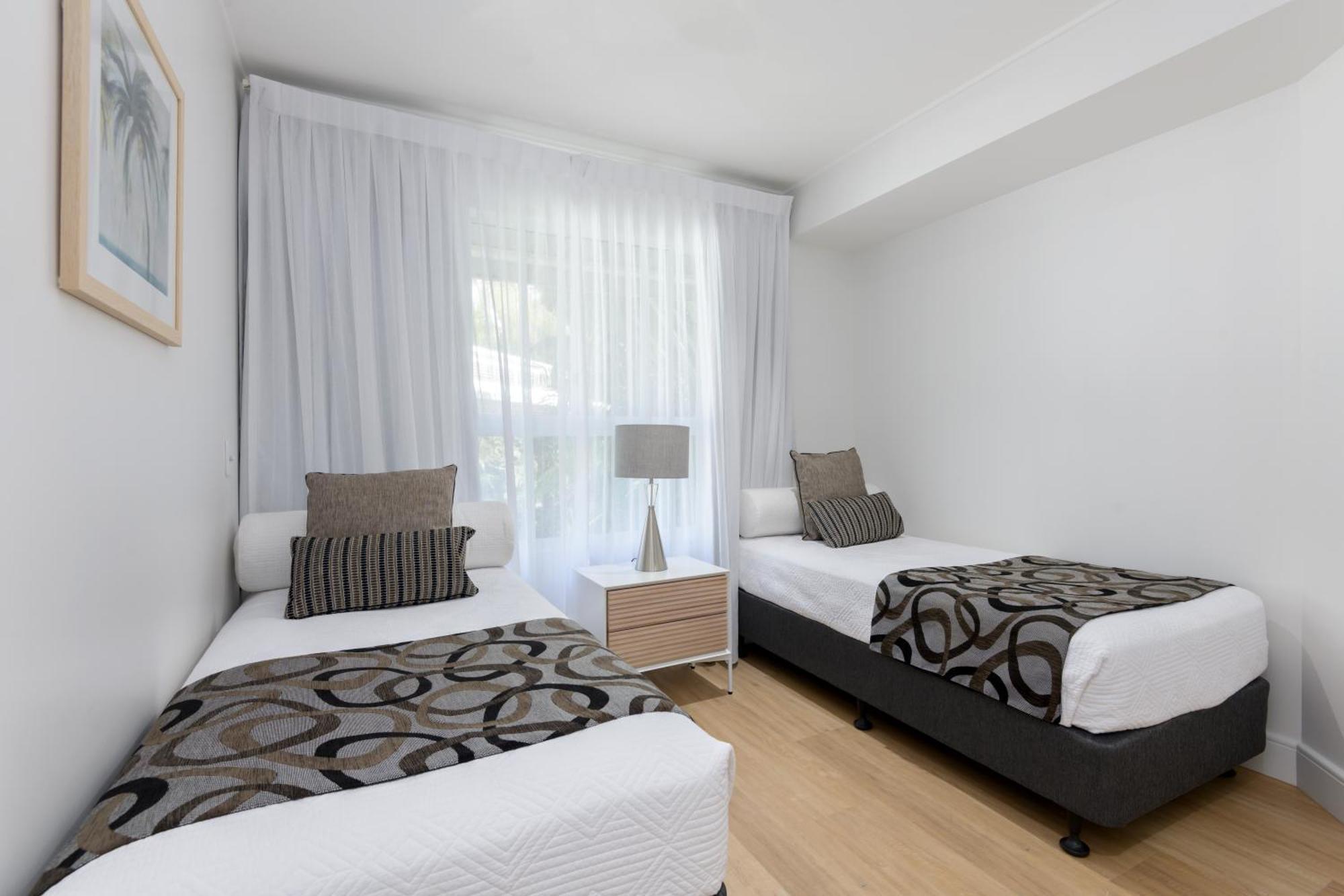 Mandalay Luxury Beachfront Apartments Port Douglas Exteriör bild
