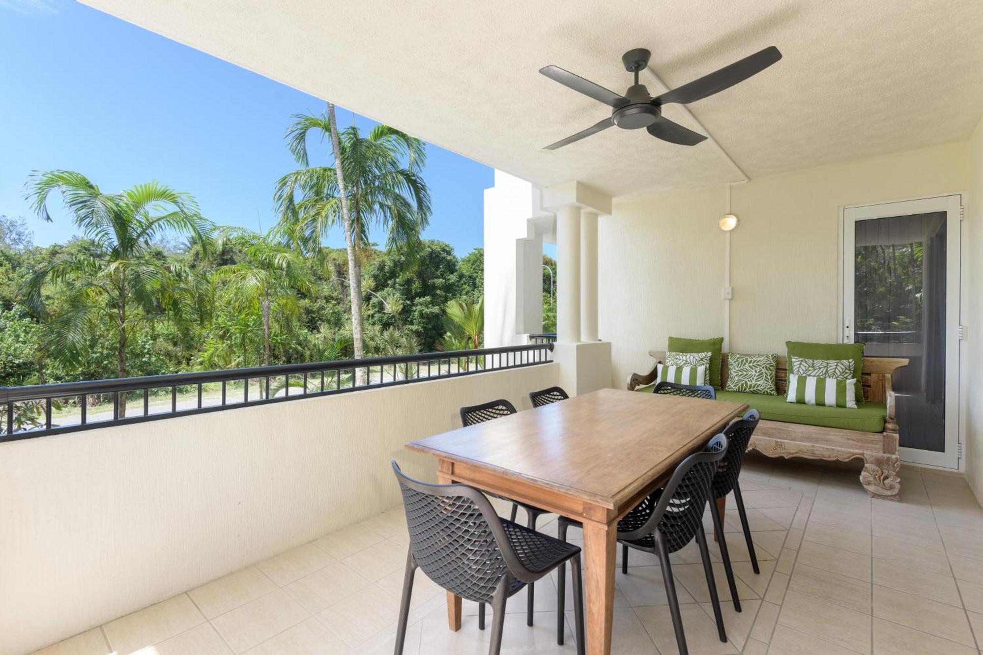 Mandalay Luxury Beachfront Apartments Port Douglas Exteriör bild