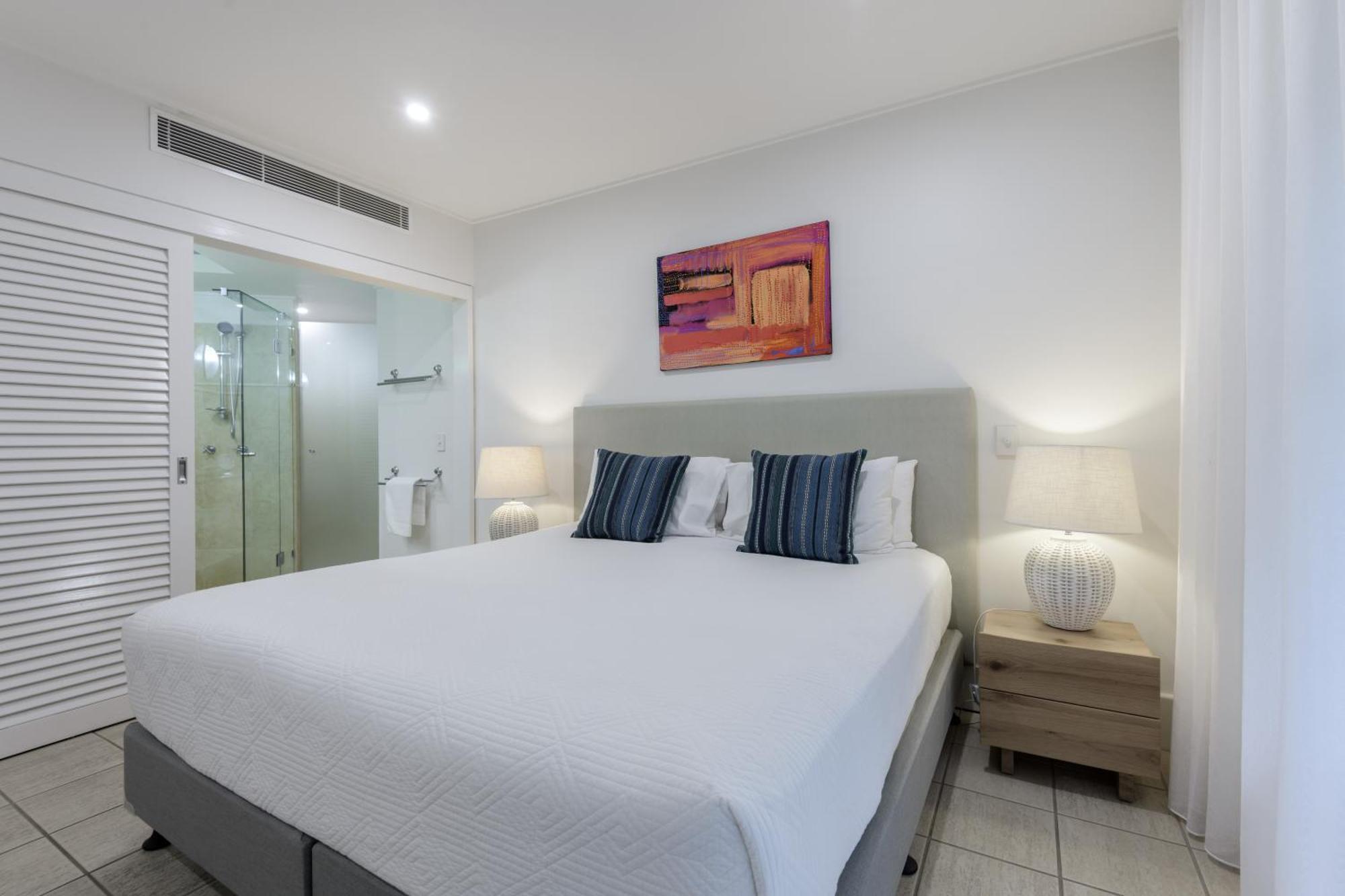 Mandalay Luxury Beachfront Apartments Port Douglas Exteriör bild